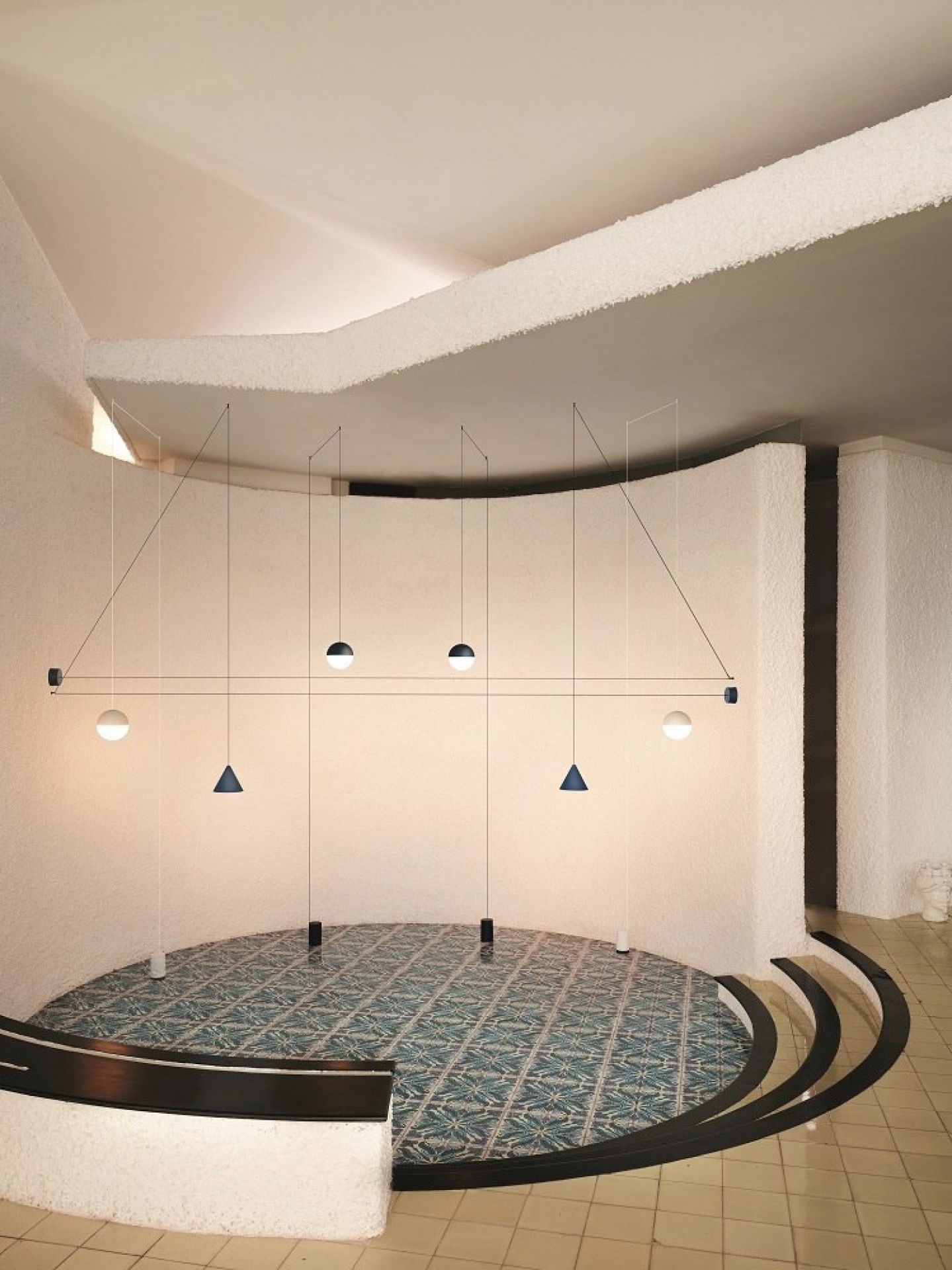 String discount light sphere
